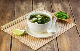  04 . Udon Suppe 
